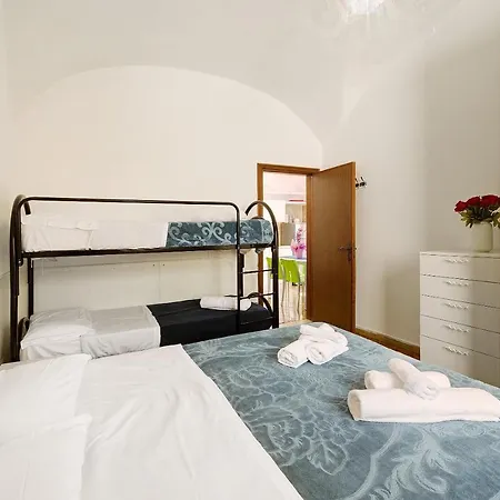 Vittoria Apartment